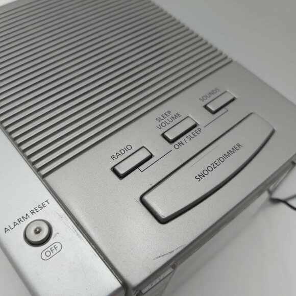 Timex T434S Triple Alarm Clock Radio AM-FM with 4 Nature Sounds Options and DST - Picture 10 of 10